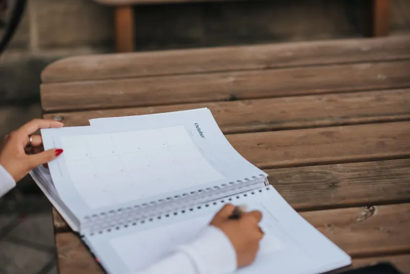 From First Draft to Final Defense: Building a Thesis Timeline That Holds Up Under Pressure